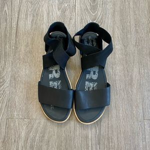 Sorel Ella Women’s Black Leather Flat Sandal Criss Cross Elastic Straps, Size 8